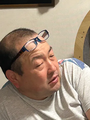 メガネ、どこへ行く？