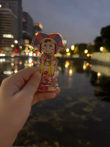 夜の街、ちいさな旅人の珍道中
