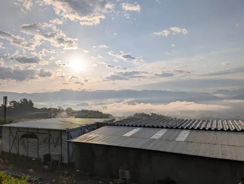 雲海に包まれた静かな朝