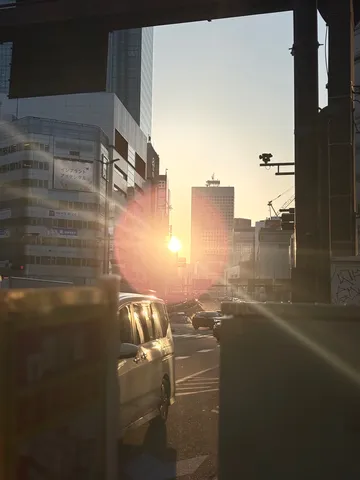 都会を染める光芒