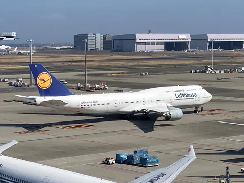空の王者、滑走路へ