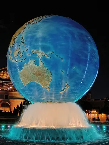 夜空の地球が水を舞う