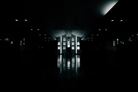 闇夜に光る聖域