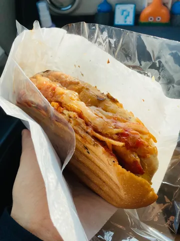 とろけるチーズとホットサンド