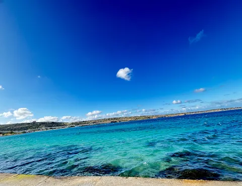 青い海と空のコントラスト