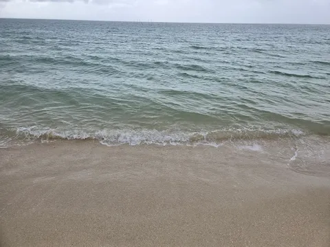水平線とさざなみの記憶