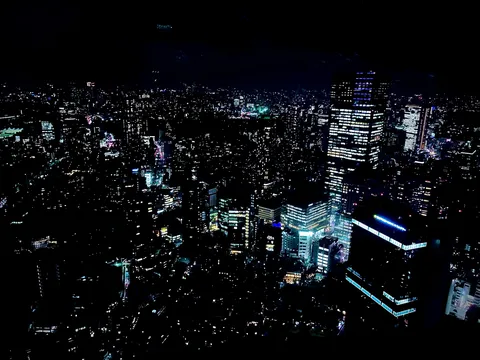 夜景の静かな閃光