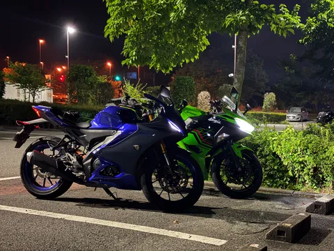 夜の誘い、二台の相棒