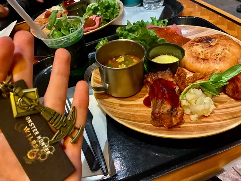 モンハン仕様のキーホルダーとごちそう