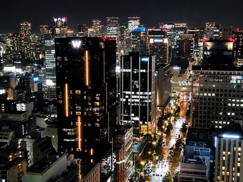 眠らない街の光景