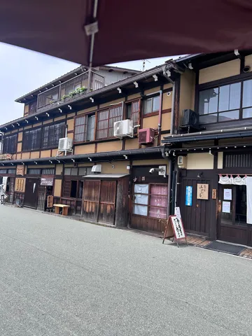 路地に宿る古風な時間感