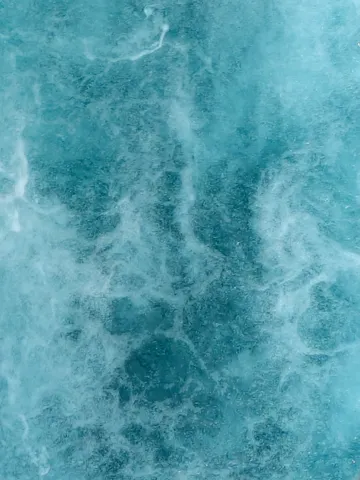 青い水の泡立ち