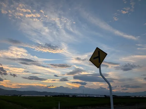 夕焼けと標識