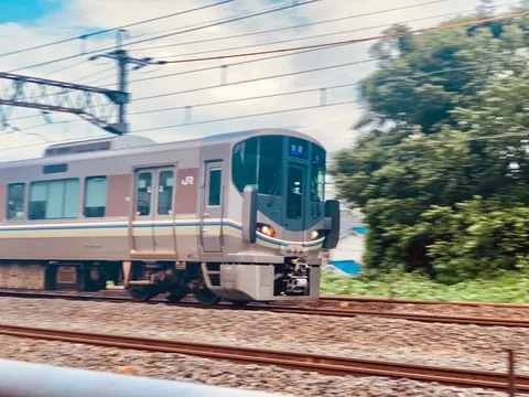 疾走する日本の鉄道風景