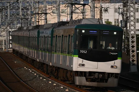 「よし、出発進行！」な運転士さん