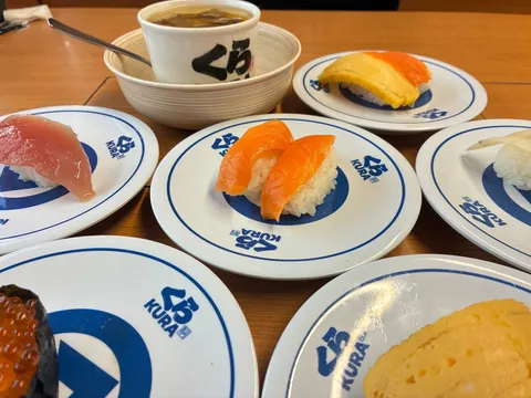光をまとい静かな握りの波