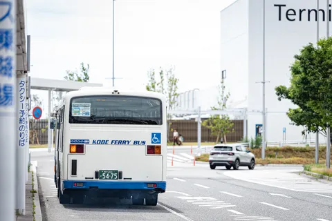 フェリーバスとターミナルの邂逅