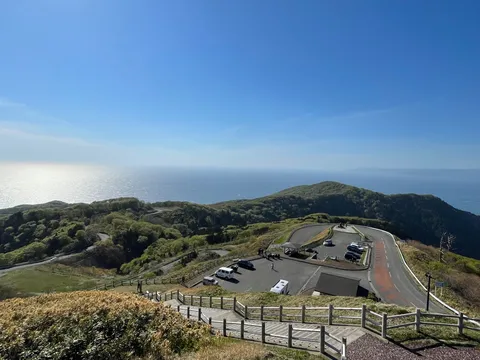 絶景ドライブルート、海と空のコントラスト
