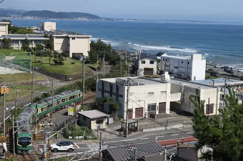 潮風と線路の交差点