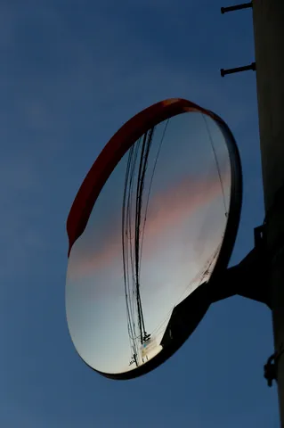 逆さま夕焼け、電線添え