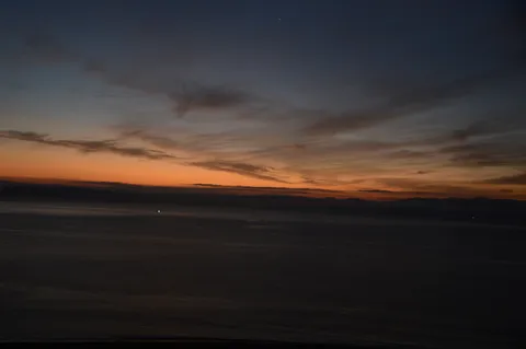 星が輝く夕暮れの海