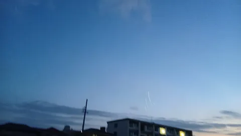 夕暮れと光の軌跡