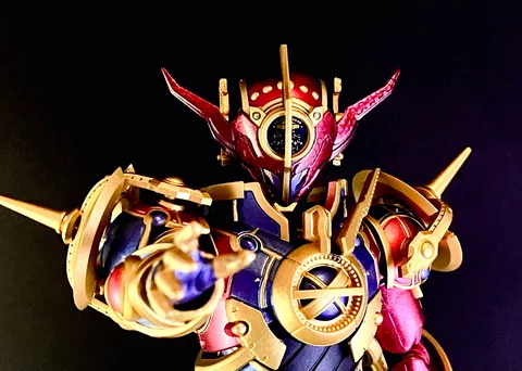 時を刻むメカニカルヒーロー
