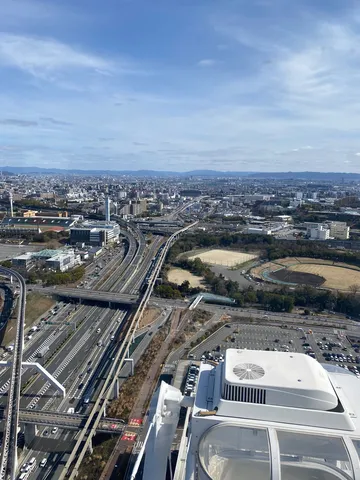 都会の空と幾重もの道