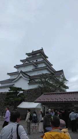 悠久の時を刻む城壁