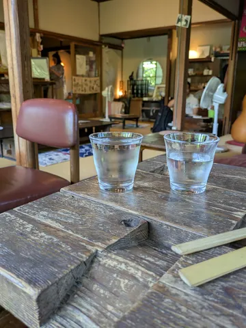 木漏れ日の静かな一杯