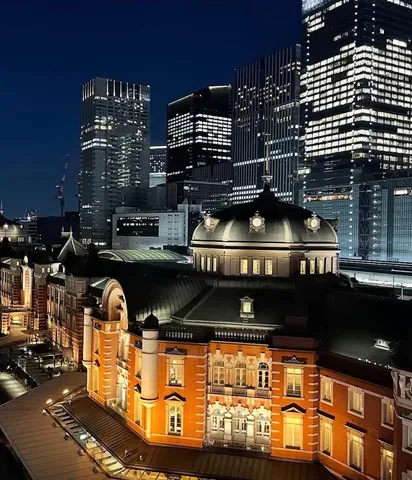 夜更かしする街の屋根
