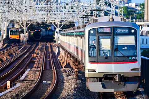 幾重の線路、光の急行
