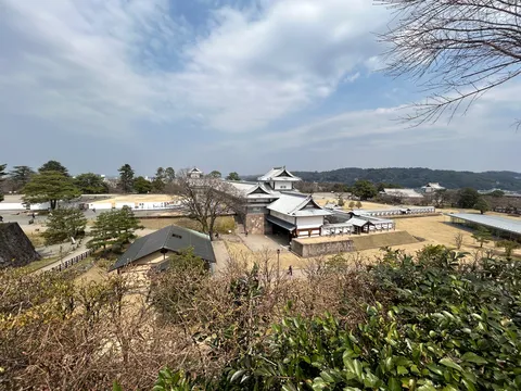 歴史息づく古城の静寂