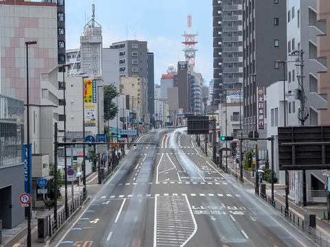 未来へ続く、都会の疾走感