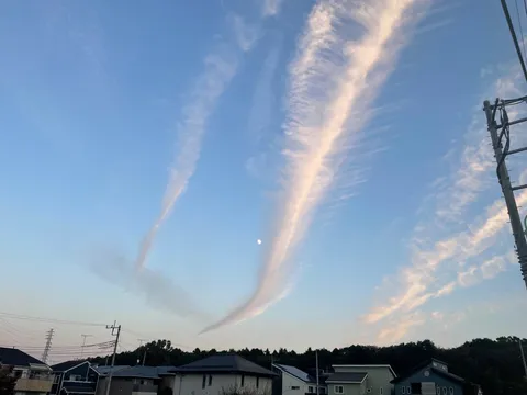 天空の筆跡、月影の導き