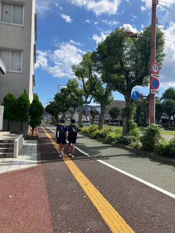 夏の日の通学路