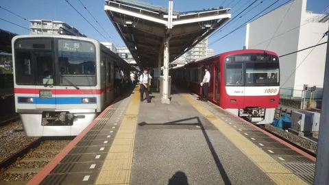 駅に息づく日常の躍動
