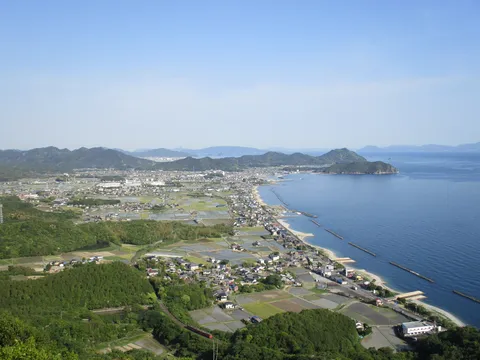 潮風に誘われし、緑と蒼の風景