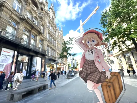 アニメキャラ、まさかの現実旅行