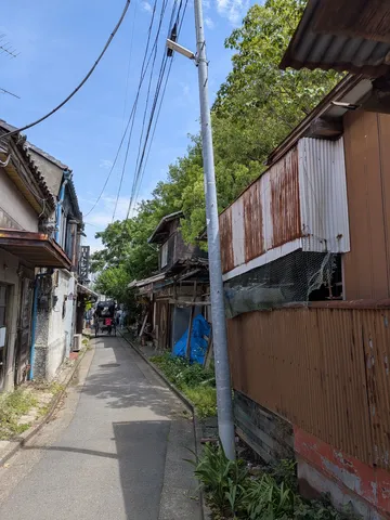 路地の細い道のノスタルジー