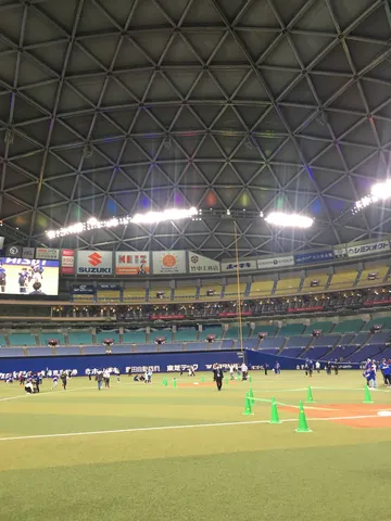 ドーム球場の不思議な空間