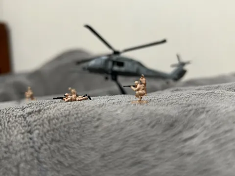 布の丘で広がる小さな戦場