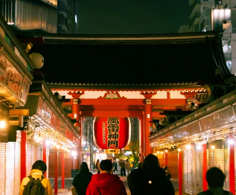 夜の浅草寺