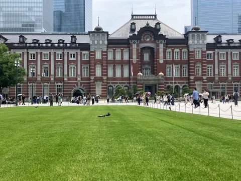 時を刻む赤レンガの旧き駅舎