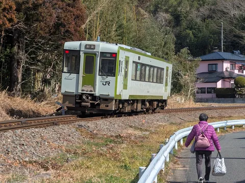 日常を切り取る、列車の旅路