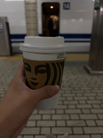 通勤途中の温かな一杯