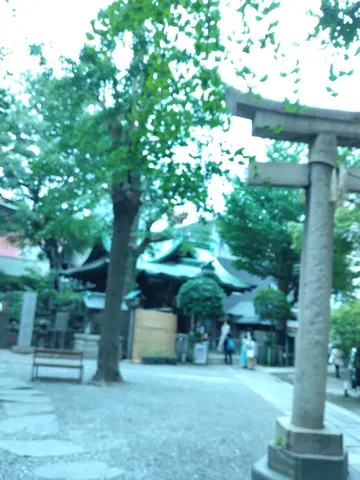鳥居をくぐる、神聖な一時
