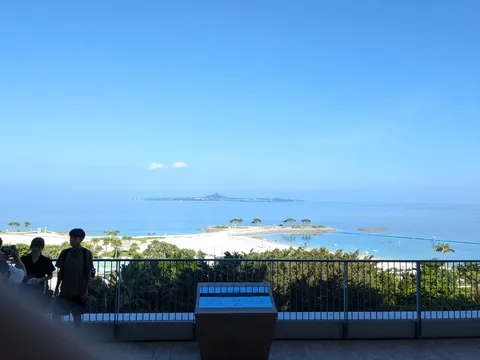 広がる青と水平線