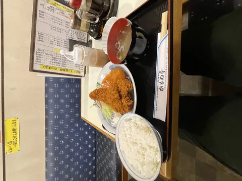 食堂で味わう定番定食
