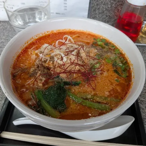 熱々！激辛ラーメンで温まる